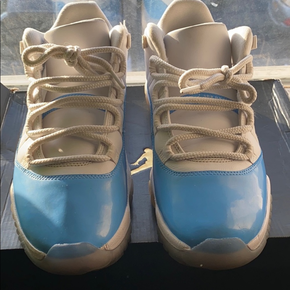 JORDAN 11 UNC